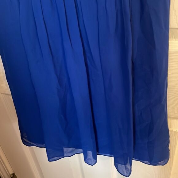 BCBG MaxAzria Blouse EUC size 2 - Picture 4 of 9